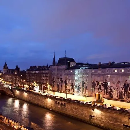 Le Notre Dame Saint Michel Parijs