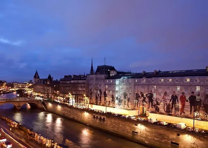 Le Notre Dame Saint Michel باريس