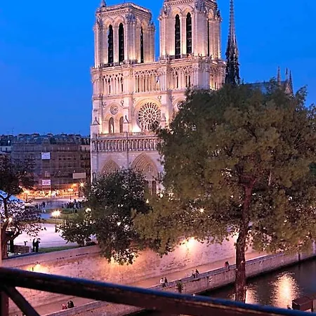 Le Notre Dame Saint Michel Parijs