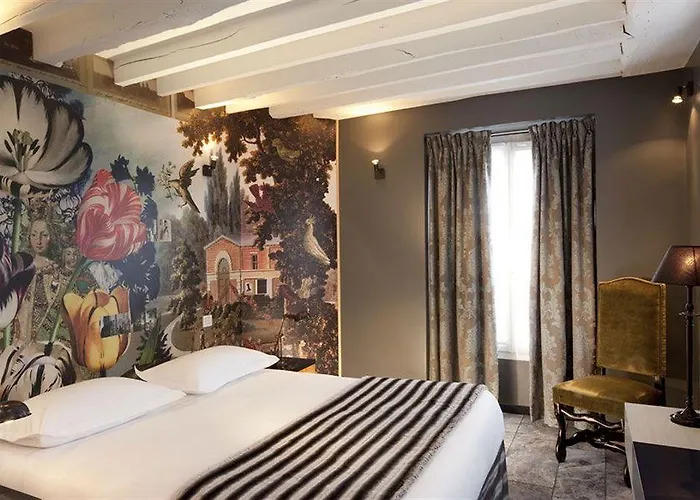 Le Notre Dame Saint Michel Paris