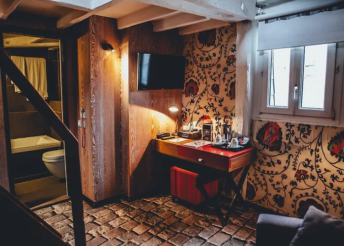 Hotel Le Notre Dame Saint Michel 3*