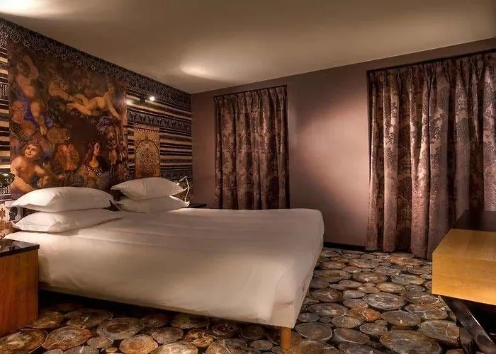 Hotel Le Notre Dame Saint Michel 3*