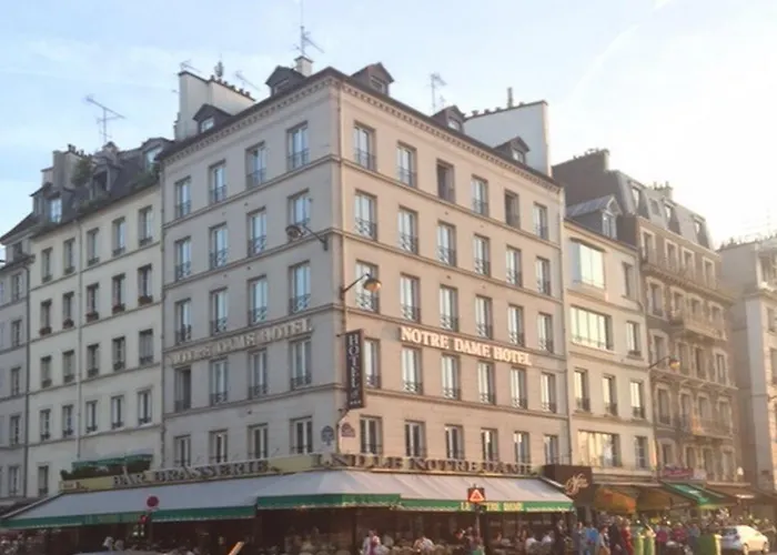 Le Notre Dame Saint Michel Paris