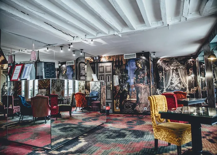 Le Notre Dame Saint Michel Hotel 3*