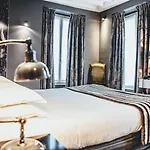 Le Notre Dame Saint Michel 3* باريس